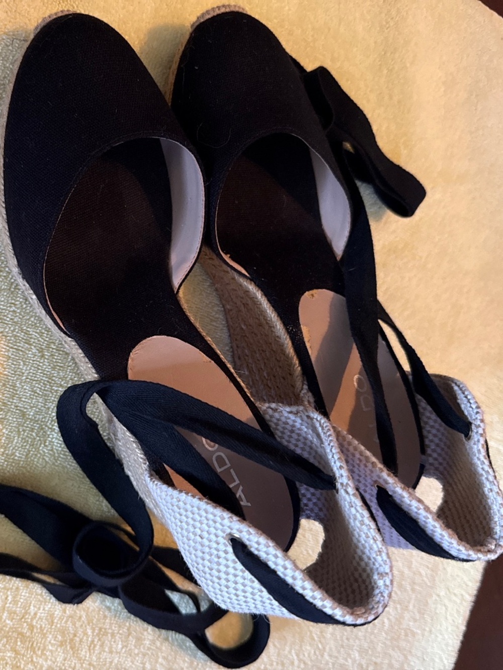 ALDO - Picture 2 of 6